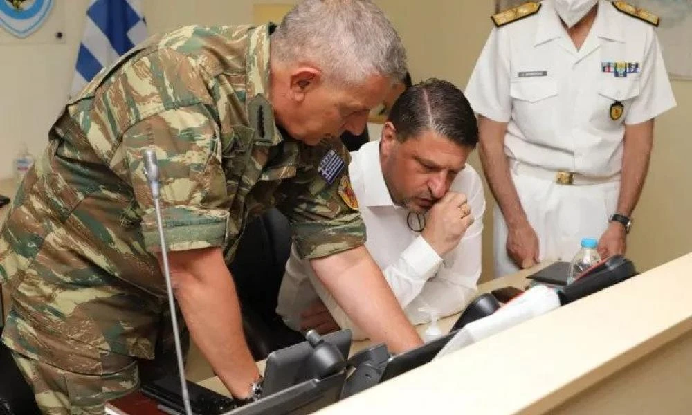 Μήνυμα Χαρδαλιά: «Αδιαπραγμάτευτη η αμυντική θωράκιση» – Επίσκεψη σε νησιά του Αιγαίου